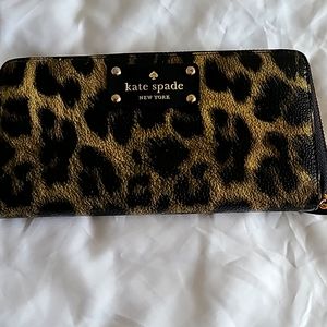 Kate Spade New York Leopard Print Zipper Wallet Brown Black